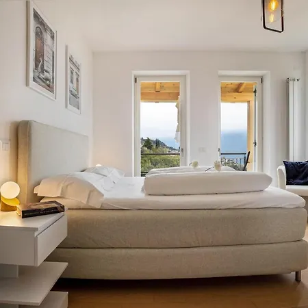 La Cristallo Apartment
